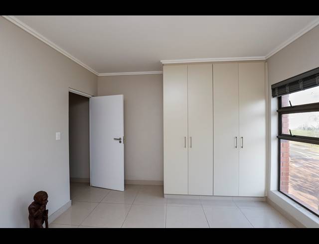 2 BEDROOM APARTMENT FOR SALE IN UMHLANGA CENTRAL